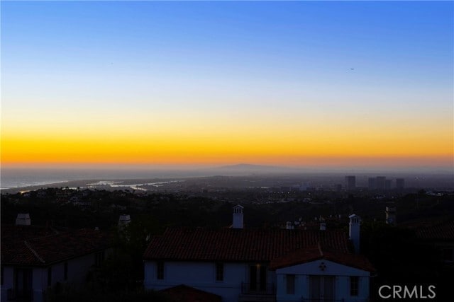 Building Photo - 7 Vista Luci