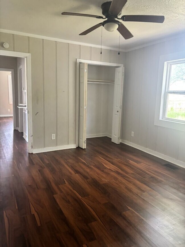 Building Photo - 5211 Robinson Rd