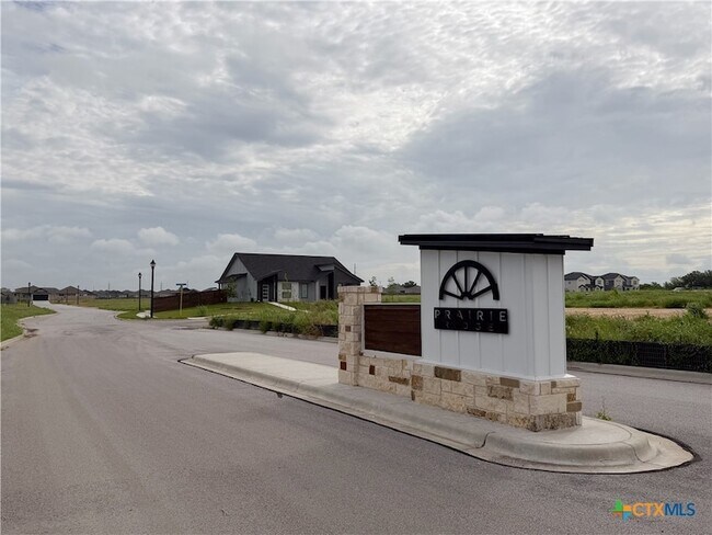 Building Photo - 1602 Flatland Trl