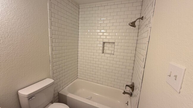 Building Photo - 6708 Basswood Dr