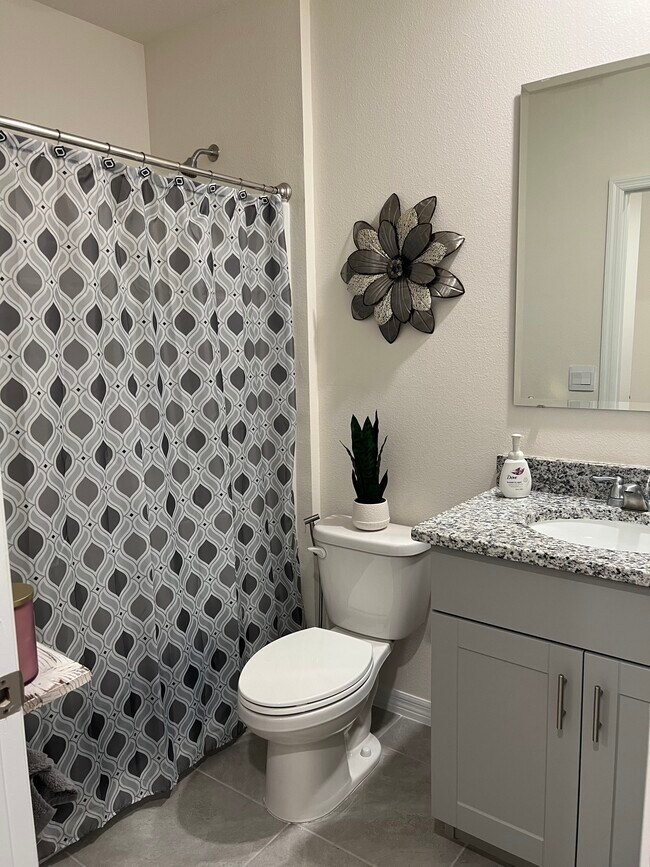 Upstairs bathroom - 51 Bella Lago Cir