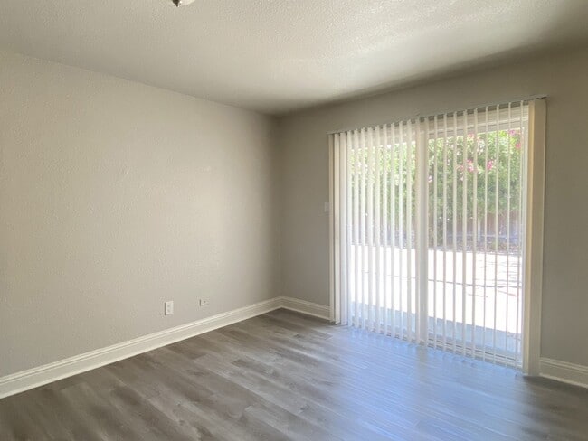 Building Photo - 3020 Olive Glen Ct