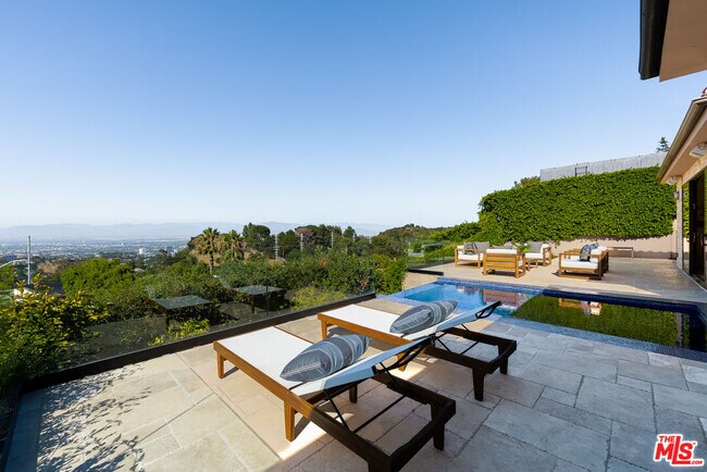 Building Photo - 3116 Elvido Dr