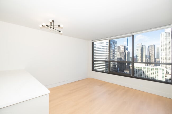 Building Photo - 405 N Wabash Ave