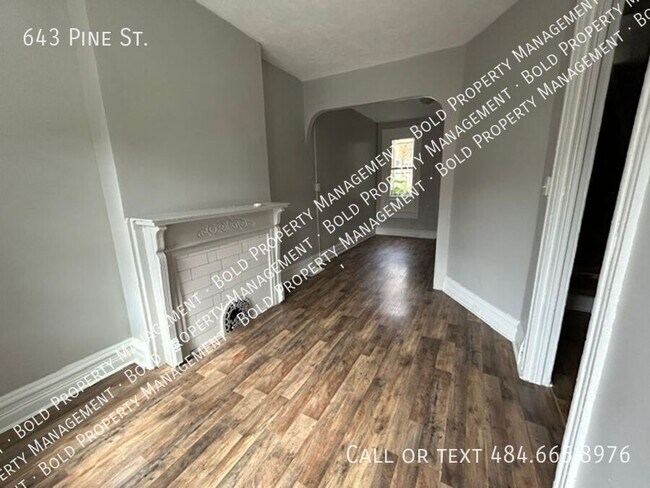 Building Photo - 643 Pine St