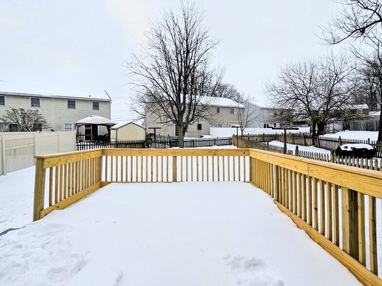 Building Photo - 160 Northwood Ct