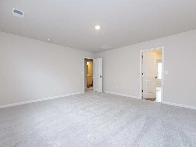 Building Photo - 1048 Old Trade St