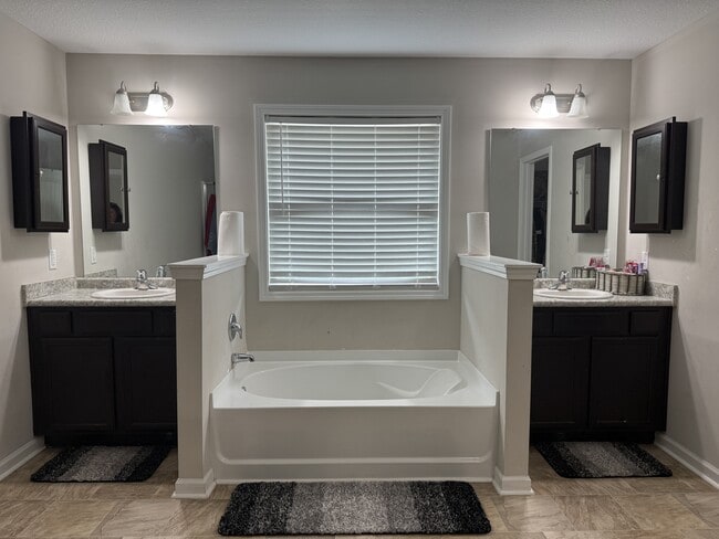 Building Photo - 261 Sapwood Wy