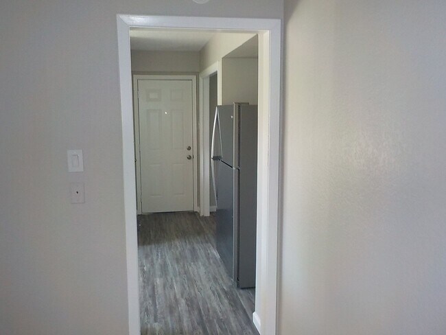 Building Photo - Ernest Properties 2 (295 Mooring Cir)