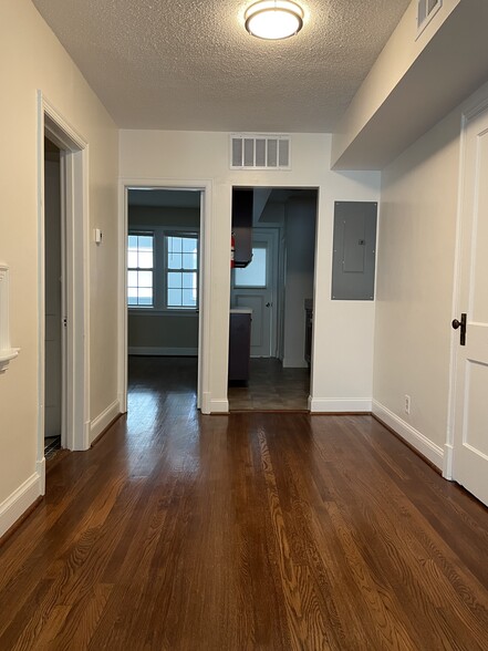 Foyer - 4630 New Hampshire Ave NW