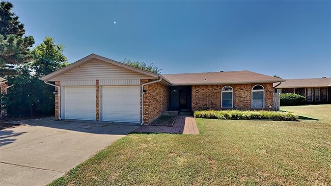 Building Photo - 906 Garden Grove