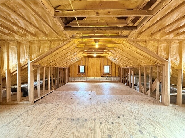 Building Photo - 161 Oakwood Ave