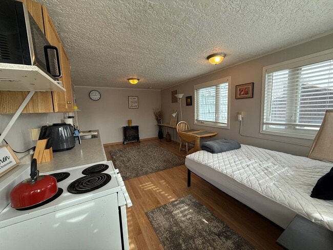 Building Photo - 1411 3rd Ave