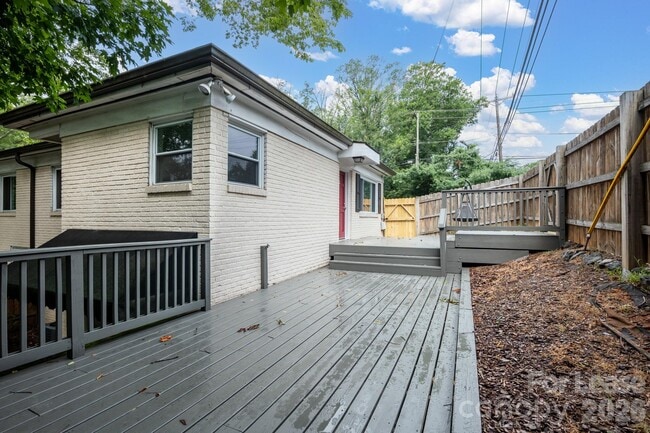 Building Photo - 2525 Runnymede Ln