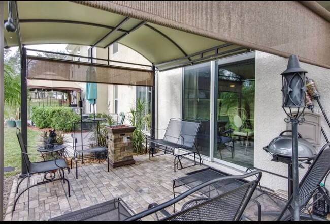Building Photo - Charming 3BR 2.5 bath Townhome in heat of ...