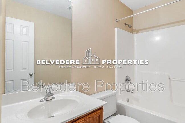 Building Photo - 39 Ackland Dr