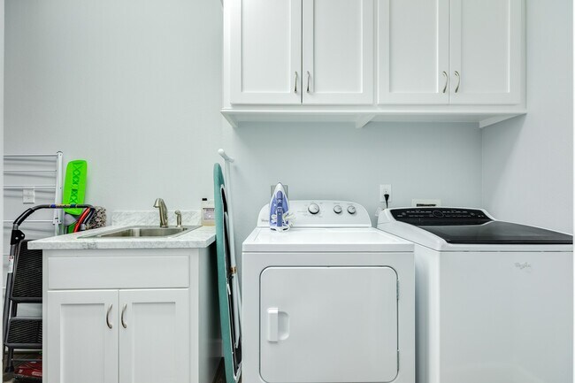 Building Photo - 12940 John Reynolds Rd