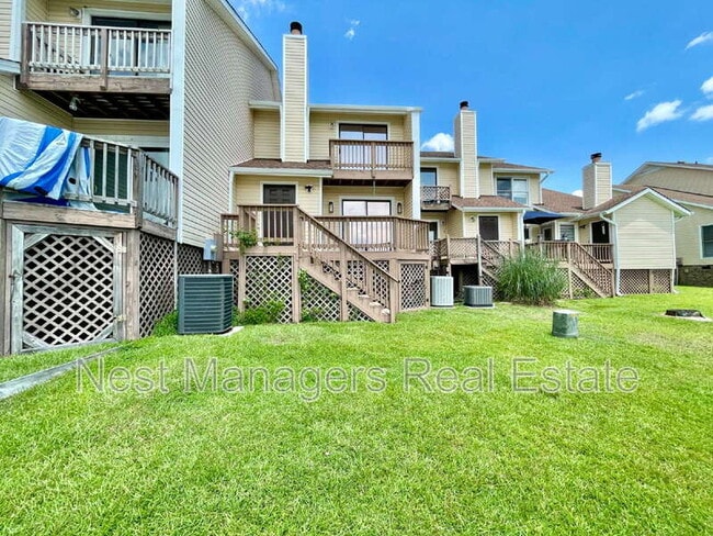 Building Photo - 470 Lands End Rd