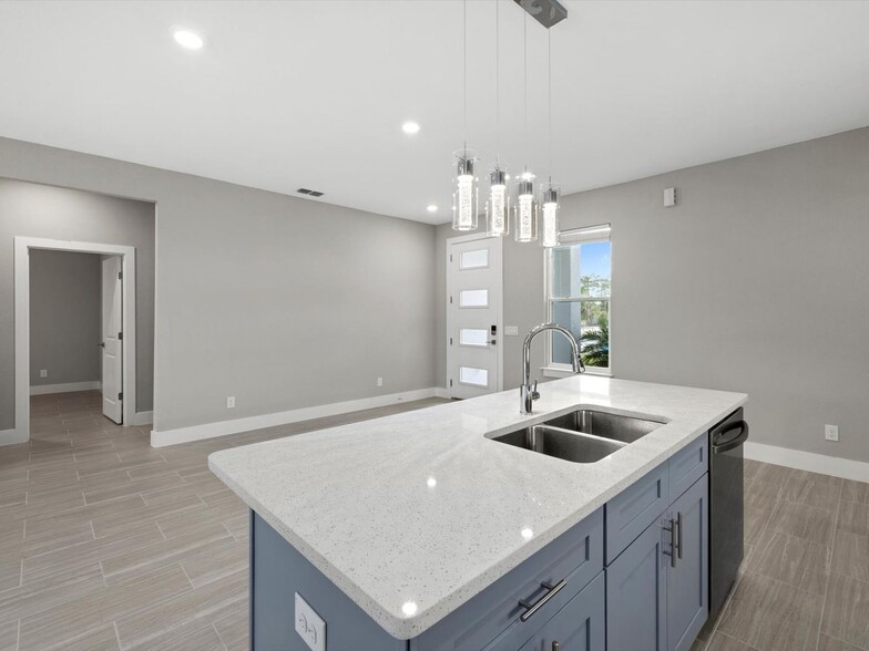 Building Photo - 2063 Snover Ave
