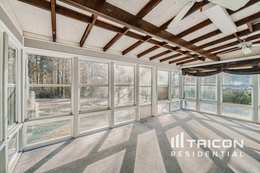 Building Photo - 135 Clearbrook Way