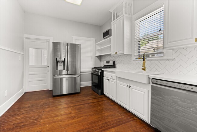 Building Photo - 707 Tabor St