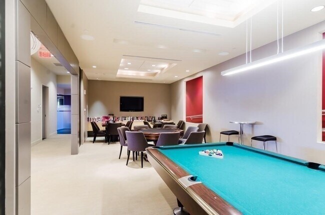 Building Photo - 10-40 Nouvelle Way