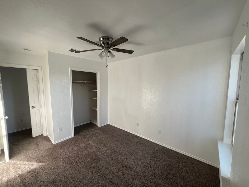 Building Photo - 10636 Wild Oak Dr