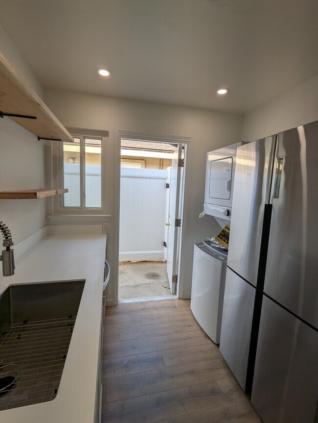 Building Photo - 574 Madison Ave