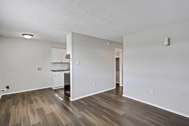 Building Photo - 206 Gunter St