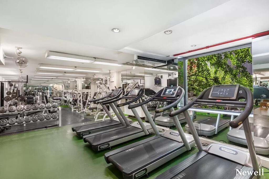 Building Photo - 5 E 22nd St