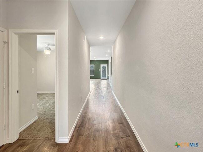 Building Photo - 408 Pebble Creek Run