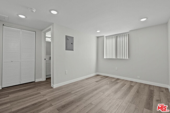 Building Photo - 15286 Sutton St