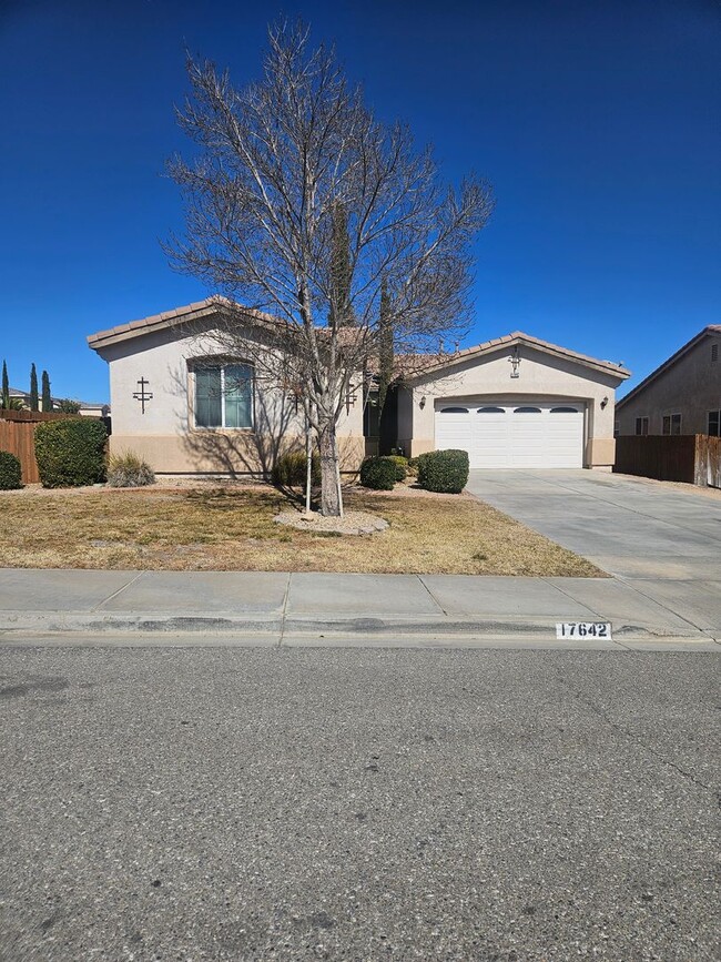 Primary Photo - 4 BEDROOM SPRING VALLEY RIDGE HOME! NICE! ...