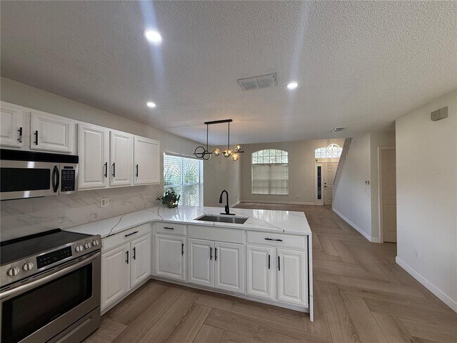 Building Photo - 10497 Sun Villa Blvd