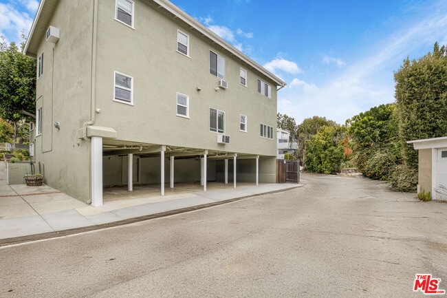 Building Photo - 16144 Sunset Blvd