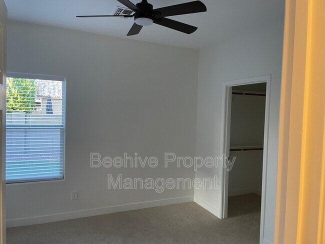 Building Photo - 3348 E Mayberry Ave