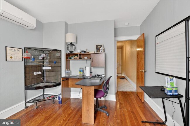 Building Photo - 3147 Edgemont St