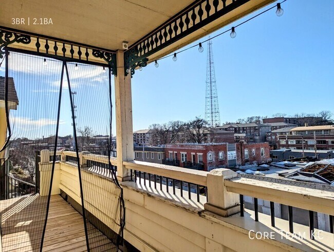 Building Photo - 2911 Cherry St