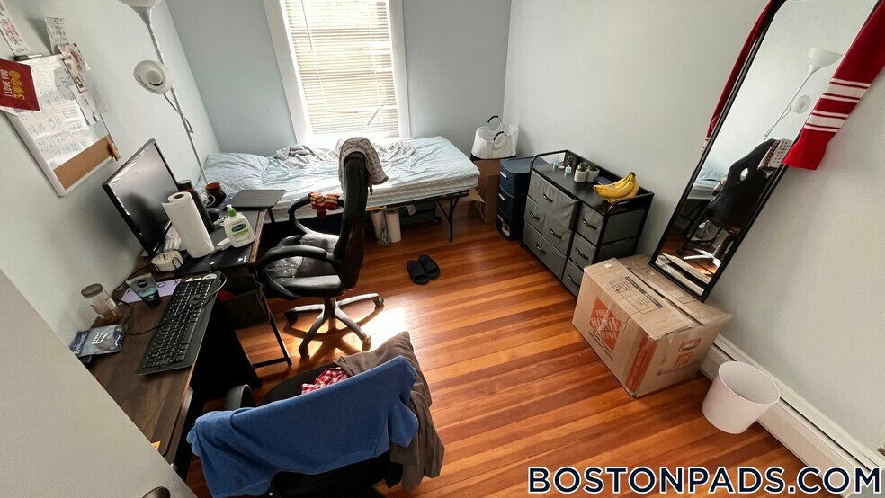 Building Photo - 119 George St