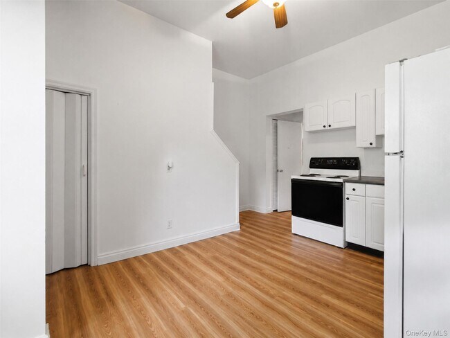 Building Photo - 7 Idlewild Ave