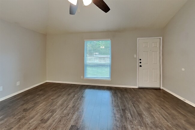 Building Photo - 18203 Campbellford Dr