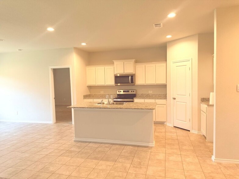Building Photo - 437 Destin Dr