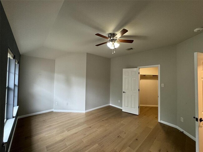 Building Photo - 10228 Chestnut Ridge Rd