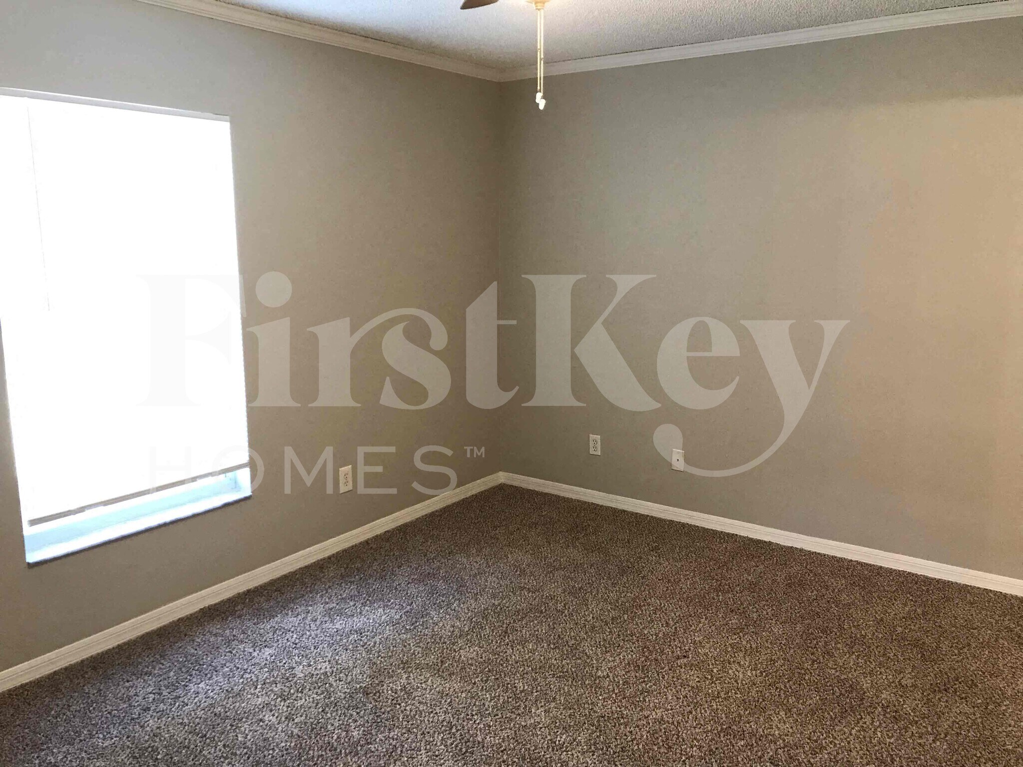 Building Photo - 1609 Whiting St SE