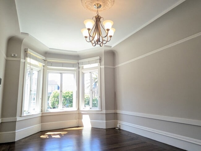 Building Photo - 1119Dol