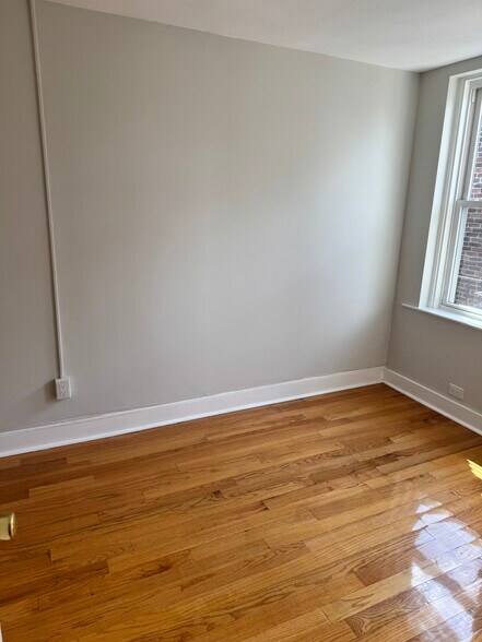 Building Photo - 220 Hanover St