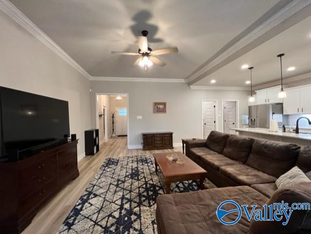 Building Photo - 136 Gardencove Cir