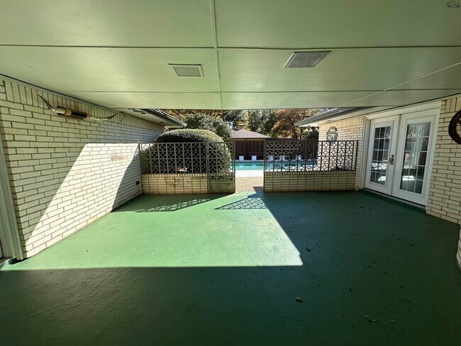 Building Photo - 4513 Martinique