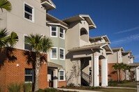 Building Photo - Pinnacle at Hammock Square