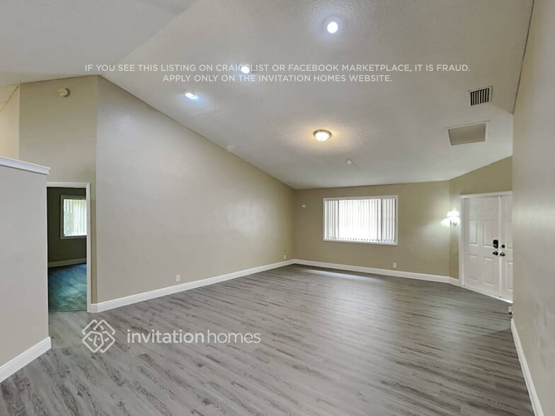 Building Photo - 512 NW 38th Terrace